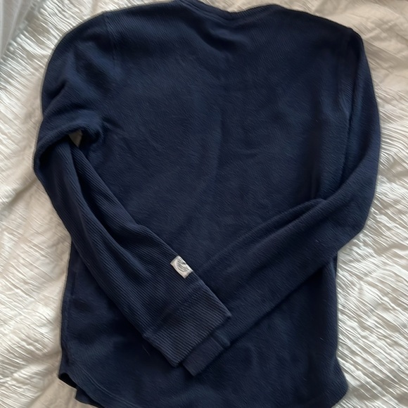 Abercrombie and Fitch long sleeve shirts - Picture 3 of 7